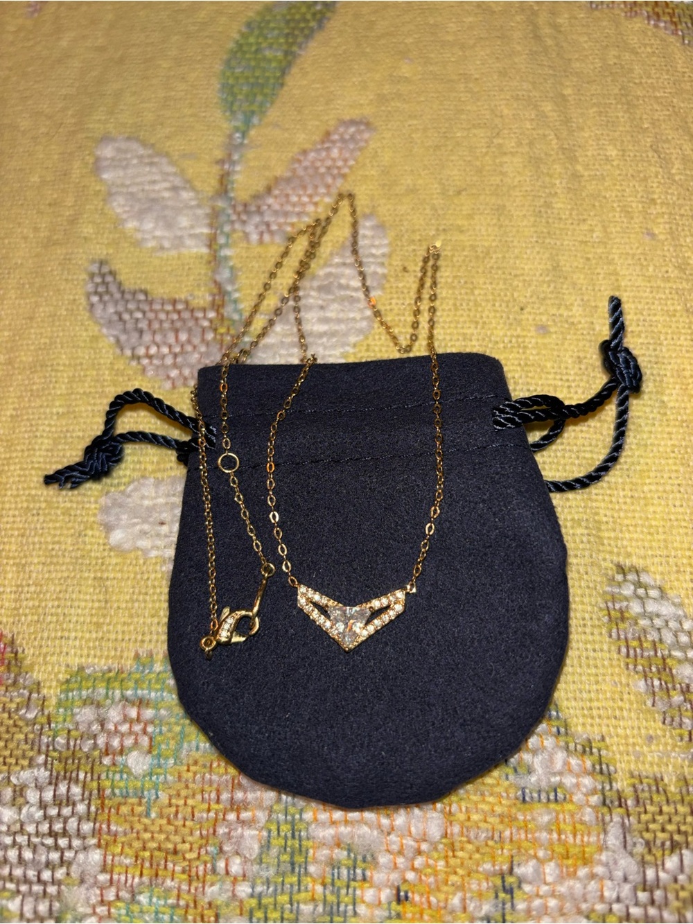 NADRI gold necklace